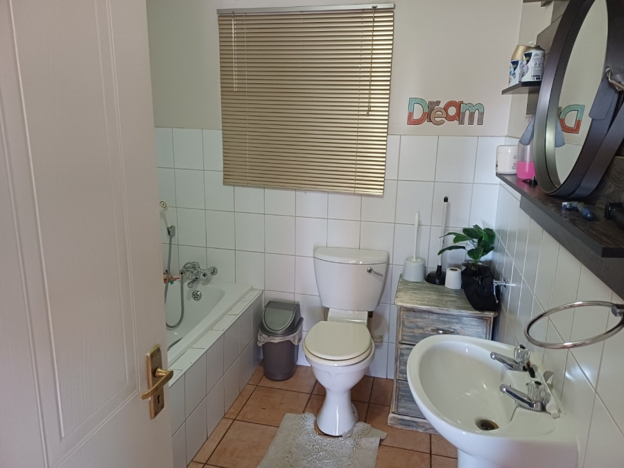 3 Bedroom Property for Sale in Langenhovenpark Free State